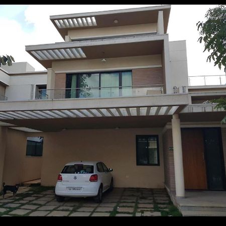 Brigade Orchards Hotell Devanahalli Exteriör bild